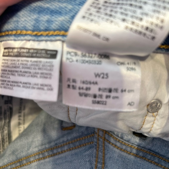 Levi 501 shorts - Picture 12 of 15